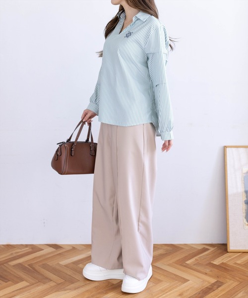 CLEAR BASIC（クリアベーシック）の「ワンポイント刺繍袖タックストライプシャツ[オフィスカジュアル 着回し抜群 大人]≪新作≫（シャツ/ブラウス・レディース・ミント/グレー/ブルー/キャメル・F）」の11枚目の写真