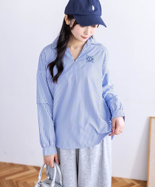 CLEAR BASIC（クリアベーシック）の「ワンポイント刺繍袖タックストライプシャツ[オフィスカジュアル 着回し抜群 大人]≪新作≫（シャツ/ブラウス・レディース・ミント/グレー/ブルー/キャメル・F）」の12枚目の写真