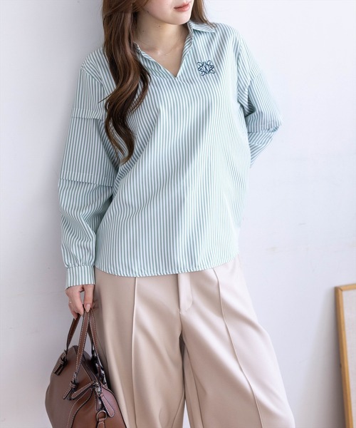 CLEAR BASIC（クリアベーシック）の「ワンポイント刺繍袖タックストライプシャツ[オフィスカジュアル 着回し抜群 大人]≪新作≫（シャツ/ブラウス・レディース・ミント/グレー/ブルー/キャメル・F）」の6枚目の写真