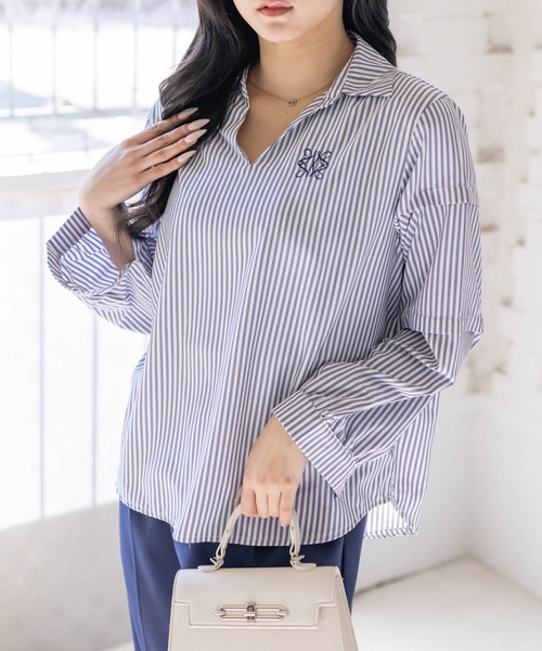 CLEAR BASIC（クリアベーシック）の「ワンポイント刺繍袖タックストライプシャツ[オフィスカジュアル 着回し抜群 大人]≪新作≫（シャツ/ブラウス・レディース・ミント/グレー/ブルー/キャメル・F）」の17枚目の写真