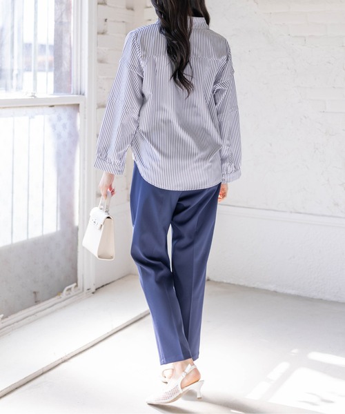 CLEAR BASIC（クリアベーシック）の「ワンポイント刺繍袖タックストライプシャツ[オフィスカジュアル 着回し抜群 大人]≪新作≫（シャツ/ブラウス・レディース・ミント/グレー/ブルー/キャメル・F）」の19枚目の写真