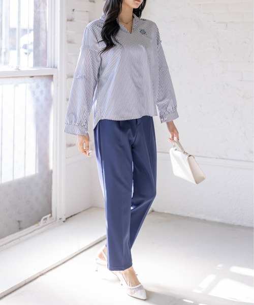 CLEAR BASIC（クリアベーシック）の「ワンポイント刺繍袖タックストライプシャツ[オフィスカジュアル 着回し抜群 大人]≪新作≫（シャツ/ブラウス・レディース・ミント/グレー/ブルー/キャメル・F）」の20枚目の写真