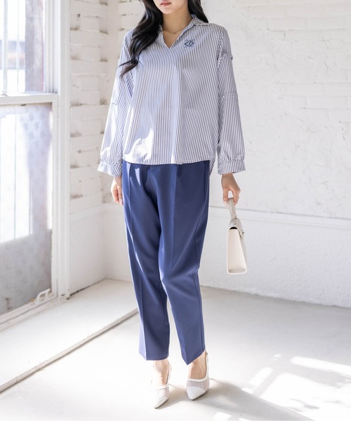 CLEAR BASIC（クリアベーシック）の「ワンポイント刺繍袖タックストライプシャツ[オフィスカジュアル 着回し抜群 大人]≪新作≫（シャツ/ブラウス・レディース・ミント/グレー/ブルー/キャメル・F）」の21枚目の写真