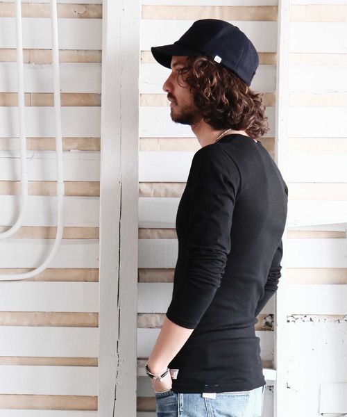 SABLE CLUTCH（セーブルクラッチ）の「ベーシックロングスリーブUネックTシャツ（Tシャツ/カットソー・メンズ・ブラック/ホワイト・SMALL/MEDIUM）」の9枚目の写真