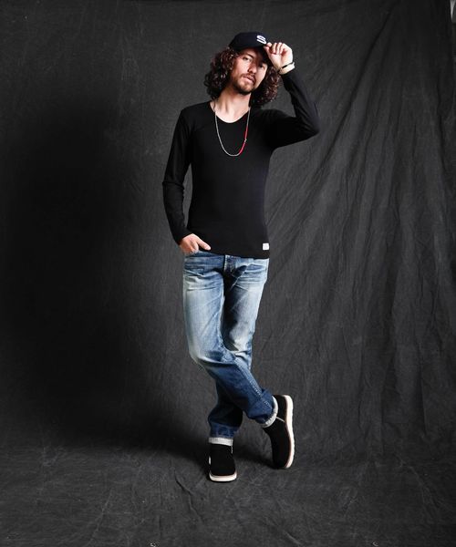 SABLE CLUTCH（セーブルクラッチ）の「ベーシックロングスリーブUネックTシャツ（Tシャツ/カットソー・メンズ・ブラック/ホワイト・SMALL/MEDIUM）」の12枚目の写真