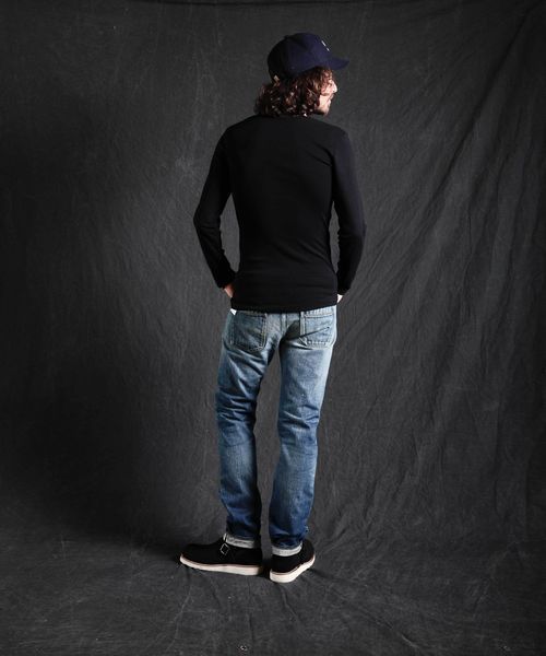 SABLE CLUTCH（セーブルクラッチ）の「ベーシックロングスリーブUネックTシャツ（Tシャツ/カットソー・メンズ・ブラック/ホワイト・SMALL/MEDIUM）」の13枚目の写真