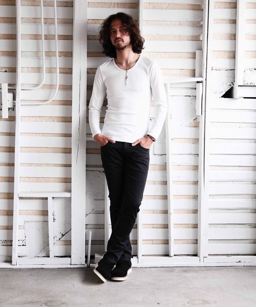 SABLE CLUTCH（セーブルクラッチ）の「ベーシックロングスリーブUネックTシャツ（Tシャツ/カットソー・メンズ・ブラック/ホワイト・SMALL/MEDIUM）」の16枚目の写真