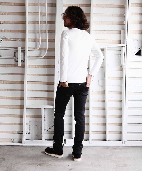 SABLE CLUTCH（セーブルクラッチ）の「ベーシックロングスリーブUネックTシャツ（Tシャツ/カットソー・メンズ・ブラック/ホワイト・SMALL/MEDIUM）」の18枚目の写真