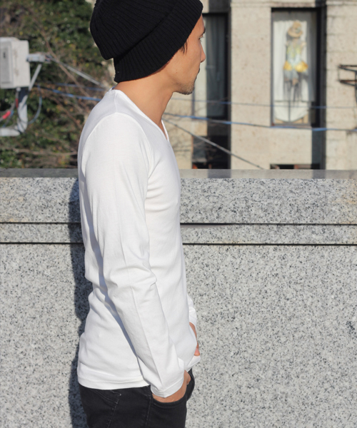 SABLE CLUTCH（セーブルクラッチ）の「ベーシックロングスリーブUネックTシャツ（Tシャツ/カットソー・メンズ・ブラック/ホワイト・SMALL/MEDIUM）」の5枚目の写真