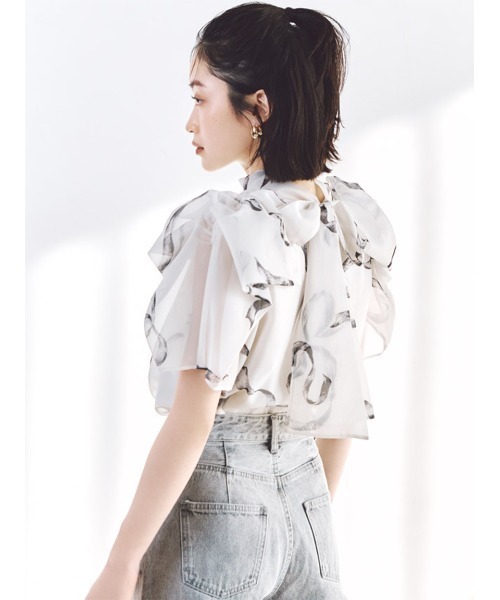 SNIDEL（スナイデル）の「Sustainableリボンライクオーガンシースルーブラウス（シャツ/ブラウス・レディース・オフホワイト/ブラック/ライトピンク・F）」の5枚目の写真