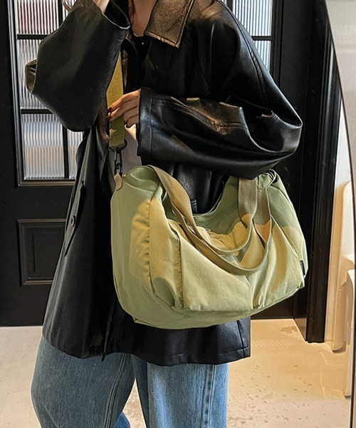 Miniministore(ミニミニストア)の「ナイロンショルダーバッグ大容量トート軽量(トートバッグ・レディース・ブラック/アイボリー/カーキ/キャメル・FREE)」の5枚目の写真