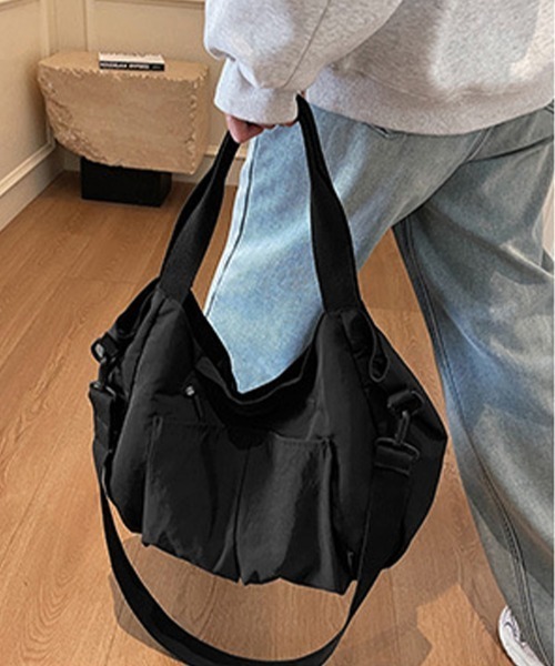 Miniministore(ミニミニストア)の「ナイロンショルダーバッグ大容量トート軽量(トートバッグ・レディース・ブラック/アイボリー/カーキ/キャメル・FREE)」の11枚目の写真