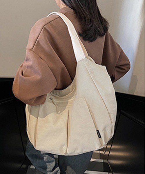 Miniministore(ミニミニストア)の「ナイロンショルダーバッグ大容量トート軽量(トートバッグ・レディース・ブラック/アイボリー/カーキ/キャメル・FREE)」の13枚目の写真
