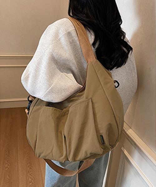 Miniministore(ミニミニストア)の「ナイロンショルダーバッグ大容量トート軽量(トートバッグ・レディース・ブラック/アイボリー/カーキ/キャメル・FREE)」の16枚目の写真