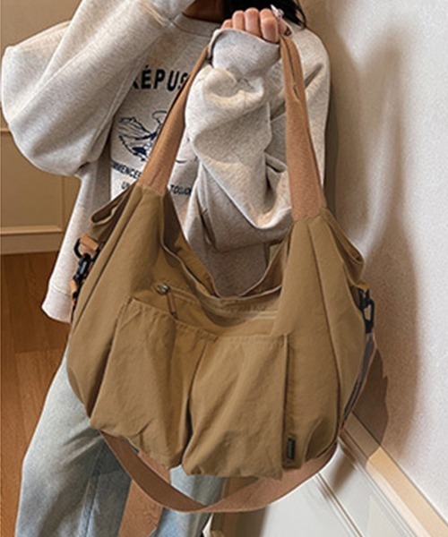 Miniministore(ミニミニストア)の「ナイロンショルダーバッグ大容量トート軽量(トートバッグ・レディース・ブラック/アイボリー/カーキ/キャメル・FREE)」の17枚目の写真