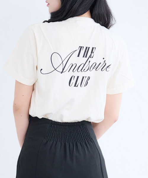 Bonjour Sagan(ボンジュールサガン)の「【&soiree】ピグメントプリントTシャツ(メッセージロゴ)(Tシャツ/カットソー・レディース・ブルー/アイボリー/ブラック・MEDIUM/FREE)」の1枚目の写真