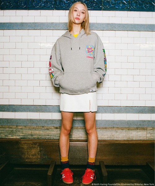 Alpha Industries(アルファインダストリーズ)の「Alpha Industries/アルファインダストリーズ/Keith Haring X Alpha POP SHOP GRAPHIC HOODIE/ キース へリング ポップアップ ショップ グラフィック フーディー(パーカー・メンズ・グレー・MEDIUM/X-LARGE/LARGE/SMALL)」の7枚目の写真