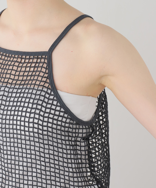 JANE SMITH / JOHN SMITH(ジェーンスミスジョンスミス)の「【JANE SMITH/ジェーンスミス】SQUARE MESH CAMISOLE:キャミソール(キャミソール・レディース・ベージュ/チャコールグレー・38)」の9枚目の写真