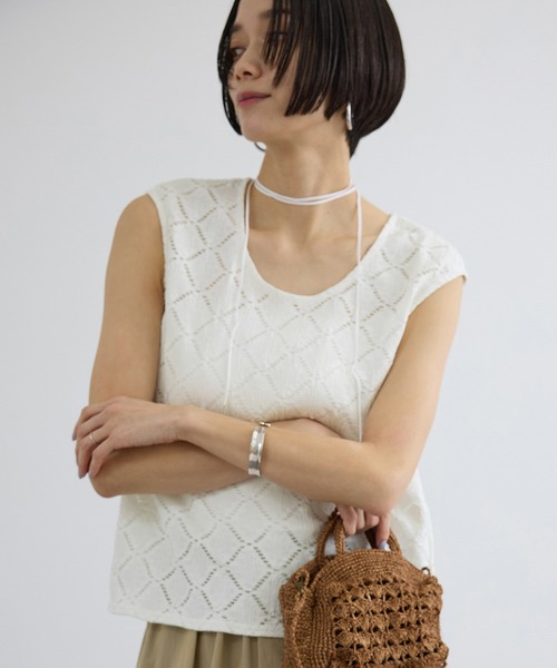 SALON adam et rope'（サロン アダム エ ロペ）の「Cafissiチョーカー付きノースリーブプルオーバー / セットアップ対応（その他トップス・レディース・オフホワイト/ブラック・FREE）」の2枚目の写真