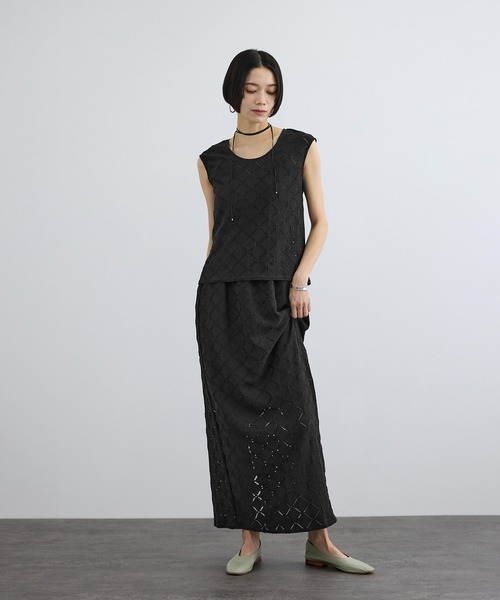 SALON adam et rope'（サロン アダム エ ロペ）の「Cafissiチョーカー付きノースリーブプルオーバー / セットアップ対応（その他トップス・レディース・オフホワイト/ブラック・FREE）」の4枚目の写真