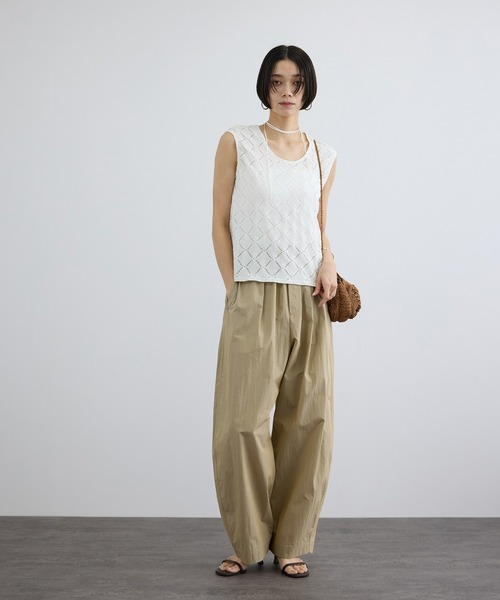 SALON adam et rope'（サロン アダム エ ロペ）の「Cafissiチョーカー付きノースリーブプルオーバー / セットアップ対応（その他トップス・レディース・オフホワイト/ブラック・FREE）」の5枚目の写真