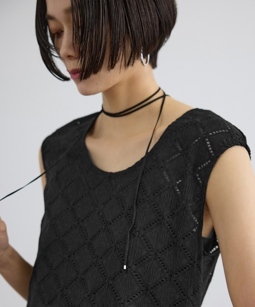 SALON adam et rope'（サロン アダム エ ロペ）の「Cafissiチョーカー付きノースリーブプルオーバー / セットアップ対応（その他トップス・レディース・オフホワイト/ブラック・FREE）」の8枚目の写真