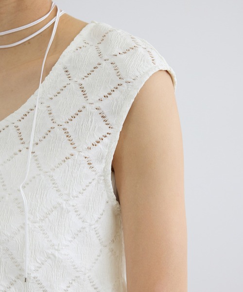 SALON adam et rope'（サロン アダム エ ロペ）の「Cafissiチョーカー付きノースリーブプルオーバー / セットアップ対応（その他トップス・レディース・オフホワイト/ブラック・FREE）」の16枚目の写真