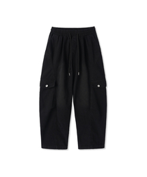 APOSTROPHE COMMA（アポストロフィコンマ）の「バーティカルポケットカーゴバンディングワイドパンツ_ブラック（その他パンツ）」