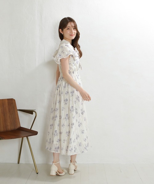 ASTORIA ODIER(アストリアオディール)の「花柄リボンタイワンピース(ワンピース・レディース・ベージュ/ラベンダー・SMALL/MEDIUM)」の5枚目の写真
