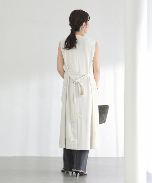 La TOTALITE（ラトータリテ）の「【洗える】ジレ2WAYワンピース（ワンピース・レディース・ホワイト/チャコールグレー・38/36）」の11枚目の写真