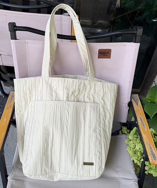 VIBGYOR(ヴィブジョー)の「Mignonjour/シンプルエアリートートバッグ M2910(トートバッグ・レディース・ブルー/レッド/ブラック/アイボリー/その他1・FREE)」の1枚目の写真