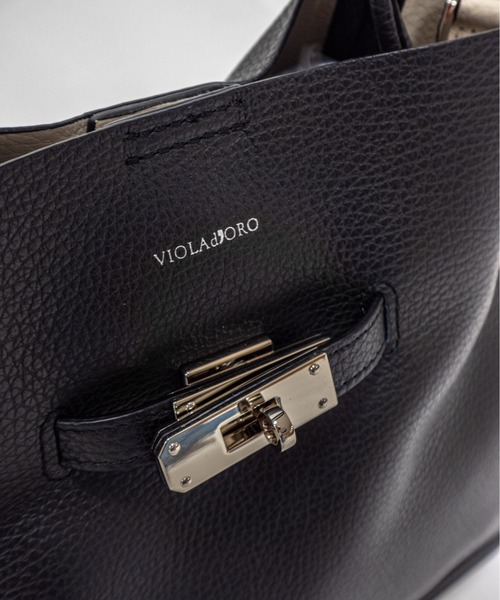 VIOLAd'ORO（ヴィオラドーロ）の「【VIOLAd'ORO/ヴィオラドーロ】スタッズ付きイタリアンWフェイスレザートートバッグ Mサイズ（トートバッグ・レディース・ブラック/ブラウン/モカ/ベージュ・FREE）」の6枚目の写真