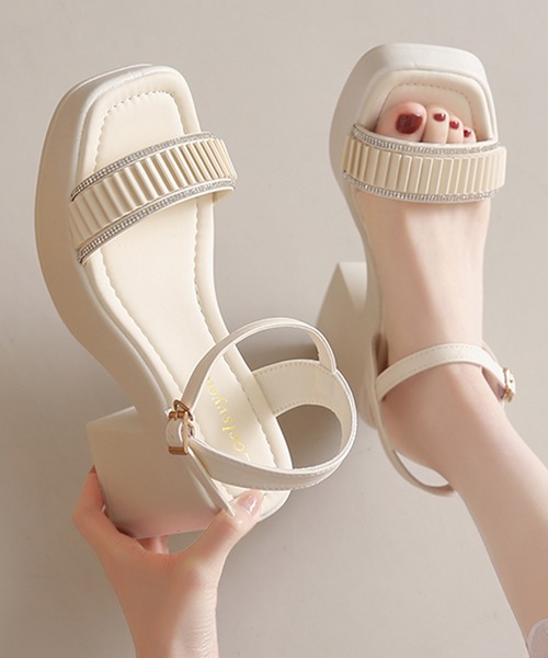 Lace Ladies(レースレディース)の「ビジュー付き プリーツ ストラップ 厚底 サンダル(サンダル・レディース・ブラック/アイボリー・23cm/23.5cm/24cm/24.5cm/25cm/22.5cm)」の12枚目の写真