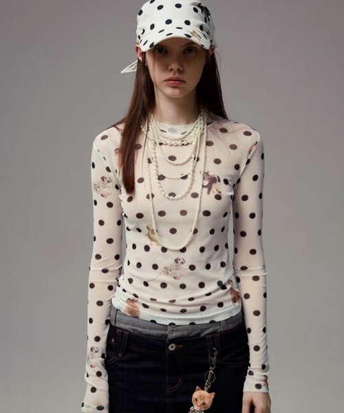 Ritzy（リッツィー）の「ドット柄シアーハイネックトップス（Tシャツ/カットソー・レディース・ホワイト/ブラック・L/M/S）」の3枚目の写真