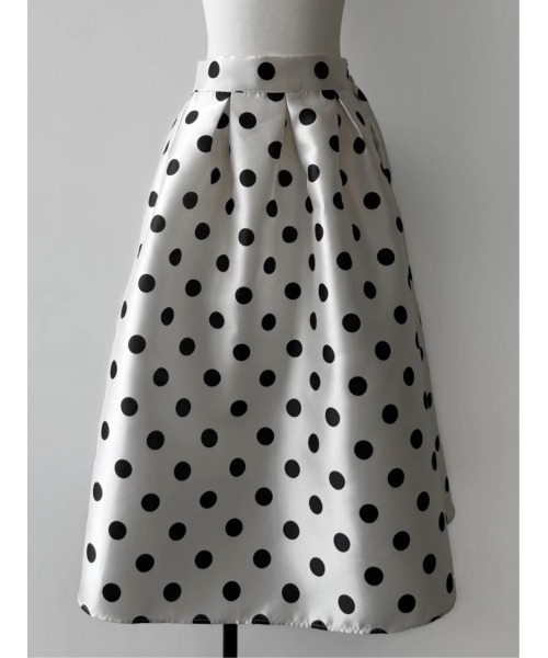AMOMMA(アモマ)の「VOLUME FLARE DOT SKIRT(スカート・レディース・アイボリー/ブラック・FREE)」の10枚目の写真