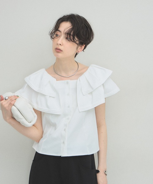 ARVELLIA(アルベリア)の「PINTUCK RUFFLE BLOUSE(シャツ/ブラウス・レディース・ホワイト/ブラック・M)」の1枚目の写真