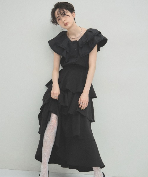 ARVELLIA(アルベリア)の「PINTUCK RUFFLE BLOUSE(シャツ/ブラウス・レディース・ホワイト/ブラック・M)」の4枚目の写真