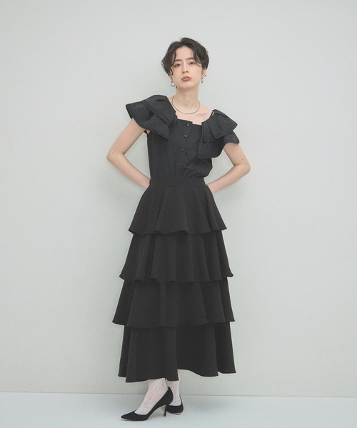 ARVELLIA(アルベリア)の「PINTUCK RUFFLE BLOUSE(シャツ/ブラウス・レディース・ホワイト/ブラック・M)」の5枚目の写真