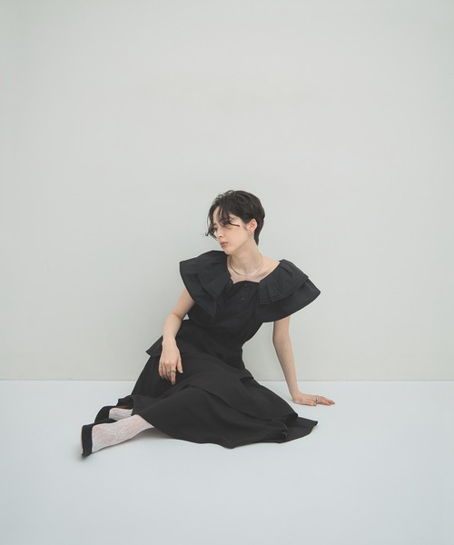 ARVELLIA(アルベリア)の「PINTUCK RUFFLE BLOUSE(シャツ/ブラウス・レディース・ホワイト/ブラック・M)」の15枚目の写真