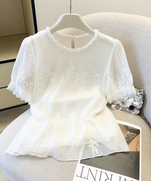 LUCPY(ラクピー)の「パールネックレースシアーブラウス(シャツ/ブラウス・レディース・ピンク/ホワイト・LARGE/MEDIUM/SMALL/X-LARGE)」の1枚目の写真