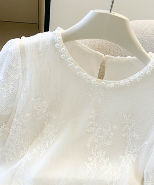 LUCPY(ラクピー)の「パールネックレースシアーブラウス(シャツ/ブラウス・レディース・ピンク/ホワイト・LARGE/MEDIUM/SMALL/X-LARGE)」の4枚目の写真