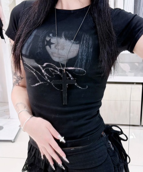 FANCY CLUB(ファンシークラブ)の「【FANCY CLUB】FCL SHADOW DOLL TEE / 【ファンシークラブ】FCLシャドードールグラフィックプリント半袖Tシャツ(Tシャツ/カットソー・レディース・ブラック/ブラック系その他・01/02)」の14枚目の写真