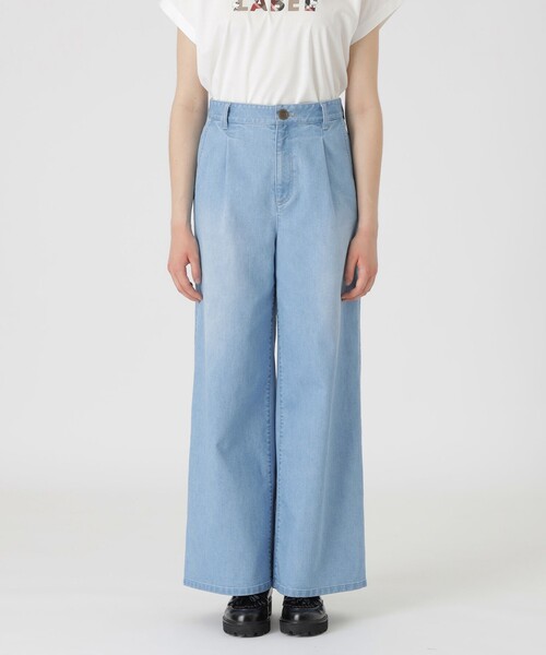 BLUE LABEL CRESTBRIDGE(ブルーレーベルクレストブリッジ)の「【BLUE LABEL DENIM】【接触冷感】ワイドパンツ(デニムパンツ・レディース・ブルー系その他4/ネイビー・40/36/38)」の2枚目の写真