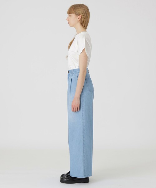 BLUE LABEL CRESTBRIDGE(ブルーレーベルクレストブリッジ)の「【BLUE LABEL DENIM】【接触冷感】ワイドパンツ(デニムパンツ・レディース・ブルー系その他4/ネイビー・40/36/38)」の17枚目の写真