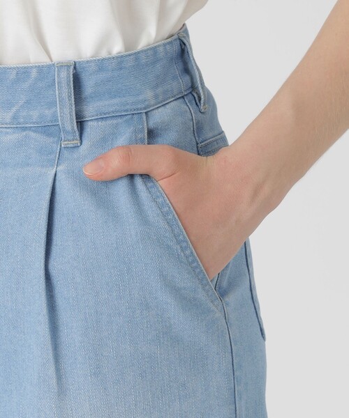 BLUE LABEL CRESTBRIDGE(ブルーレーベルクレストブリッジ)の「【BLUE LABEL DENIM】【接触冷感】ワイドパンツ(デニムパンツ・レディース・ブルー系その他4/ネイビー・40/36/38)」の13枚目の写真
