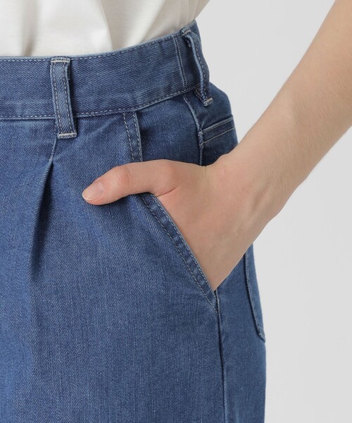 BLUE LABEL CRESTBRIDGE(ブルーレーベルクレストブリッジ)の「【BLUE LABEL DENIM】【接触冷感】ワイドパンツ(デニムパンツ・レディース・ブルー系その他4/ネイビー・40/36/38)」の5枚目の写真