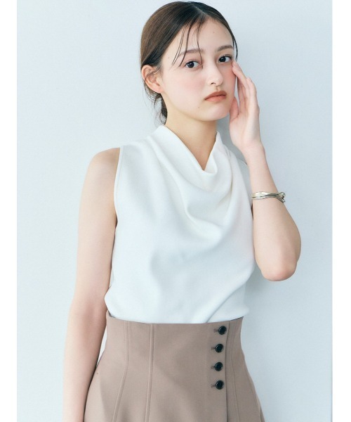 SNIDEL（スナイデル）の「アメスリドレープネックニットプルオーバー（ニット/セーター・レディース・ブラウン/ホワイト/ライトピンク/ブラック・F）」の2枚目の写真