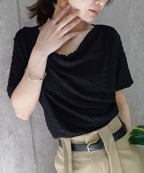 CORNERS（コーナーズ）の「エンボス加工ドレープ半袖Tシャツ（Tシャツ/カットソー・レディース・ブラック/アイボリー/ピンク/ブラウン/オフホワイト・M）」の20枚目の写真