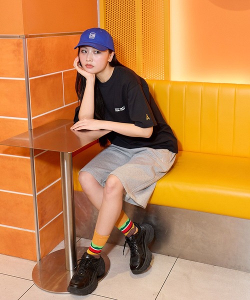 ALAND（エーランド）の「ALAND×MOM'S TOUCH／イラストTシャツ（Tシャツ/カットソー・レディース・ブラック/ホワイト・MEDIUM/LARGE）」の6枚目の写真