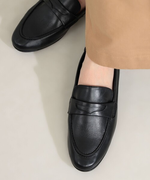 Demi-Luxe BEAMS（デミルクス ビームス）の「CAMINANDO / フラット コイン ローファー（ドレスシューズ・レディース・ブラック/ダークブラウン・8inch/7inch/6inch）」の3枚目の写真